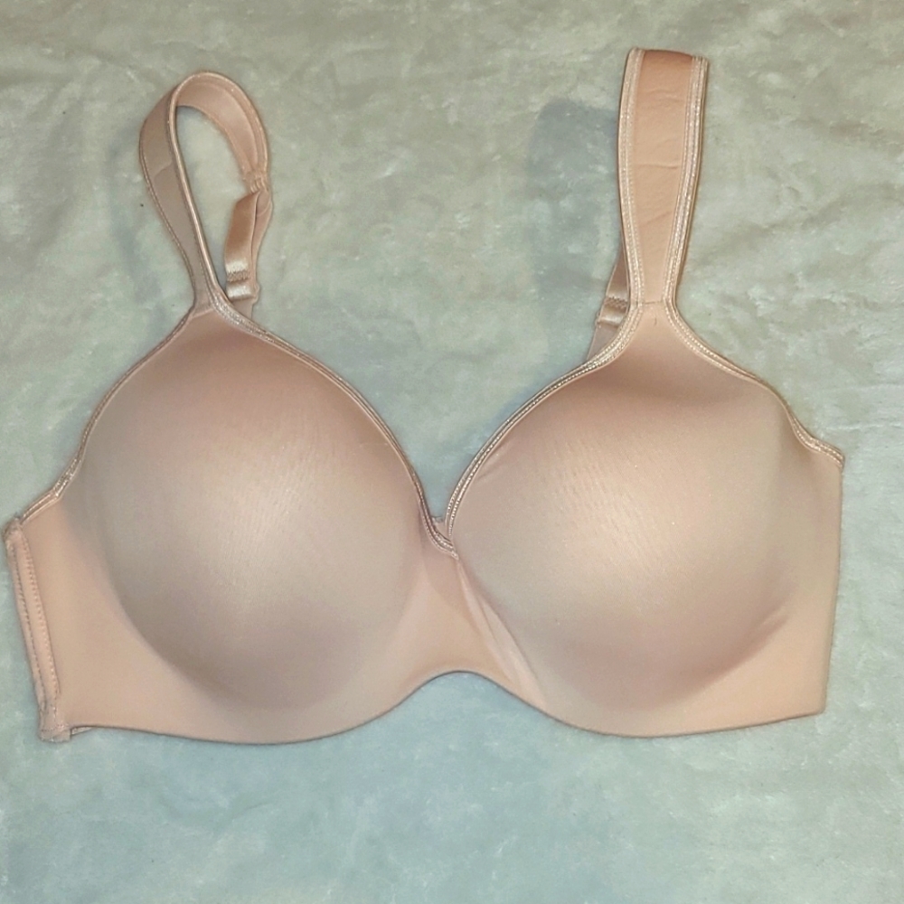 Delta Burke 38C light pink seamless front underwire bra worn once